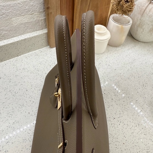 Birkin 35 Etoupe Togo inspired Taupe Leather Handbag with gold hardware - Picture 12 of 16